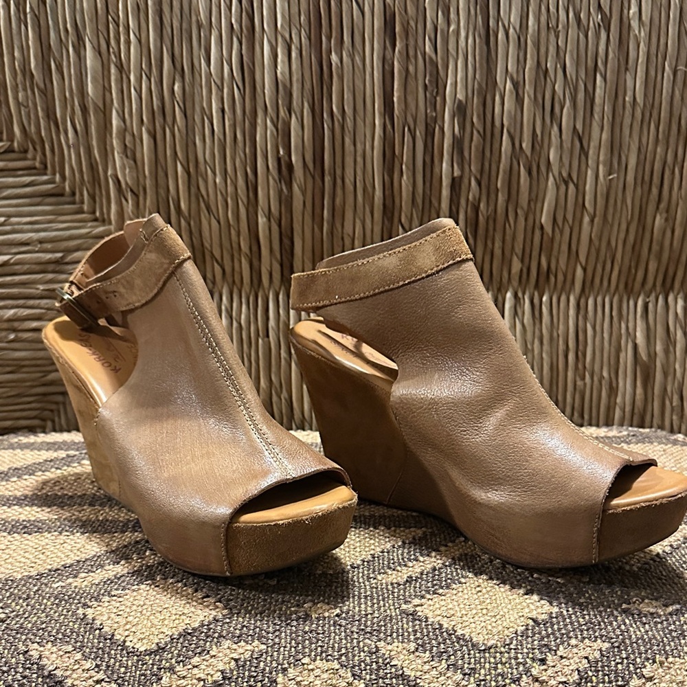 Kork-Ease Brown Leather Wedge Ankle Strap Open Toe Platform Shoes Women’s 9